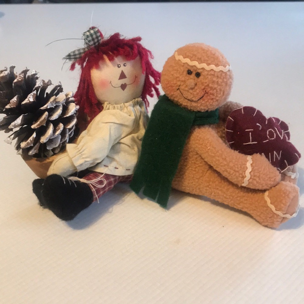 Vintage raggedy Ann and ginger bread man plush dolls country Christmas decor